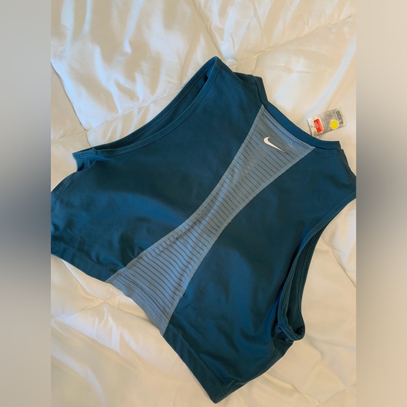 Women's Nike Pro Dri-Fit Cropped Tight Fit 1/2 Zip Training Tank Top - Picture 2 of 3